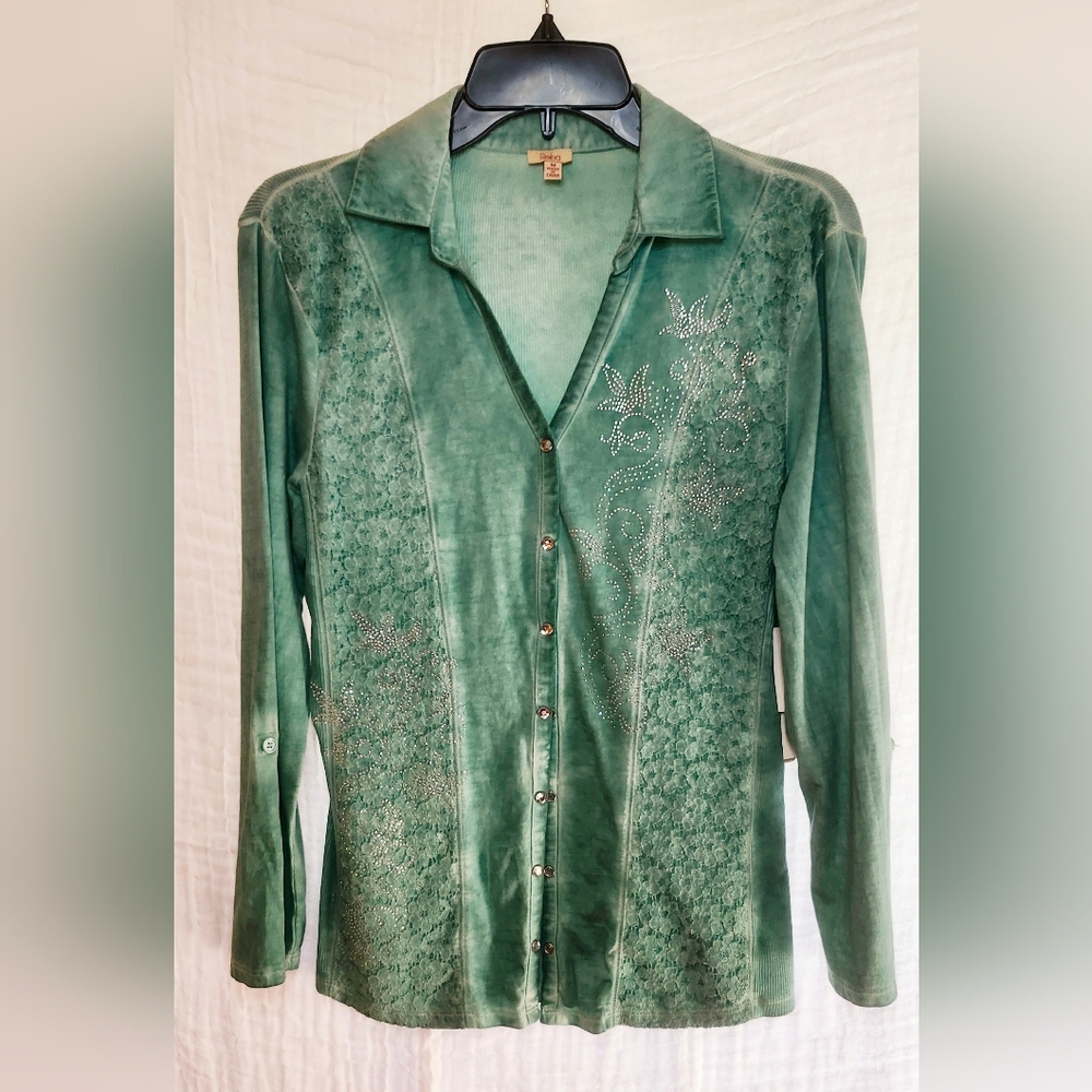 Reba Embellished Distressed w/ Rhinestone Detail Button Long Sleeve Size Medium